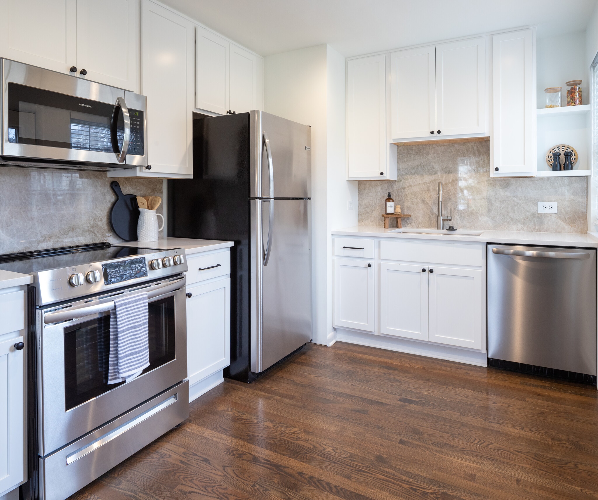 Building Photo - 203 Leake Ave