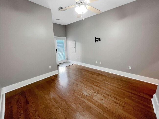 Building Photo - 615 Denmark Dr