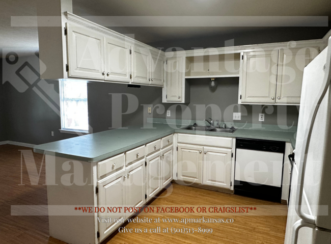 Building Photo - Cozy 2BD Duplex in Greenbrier with Covered...