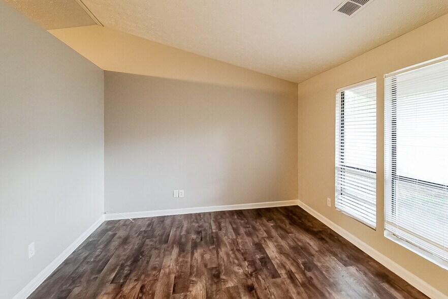 Building Photo - 5164 Galbraith Cir