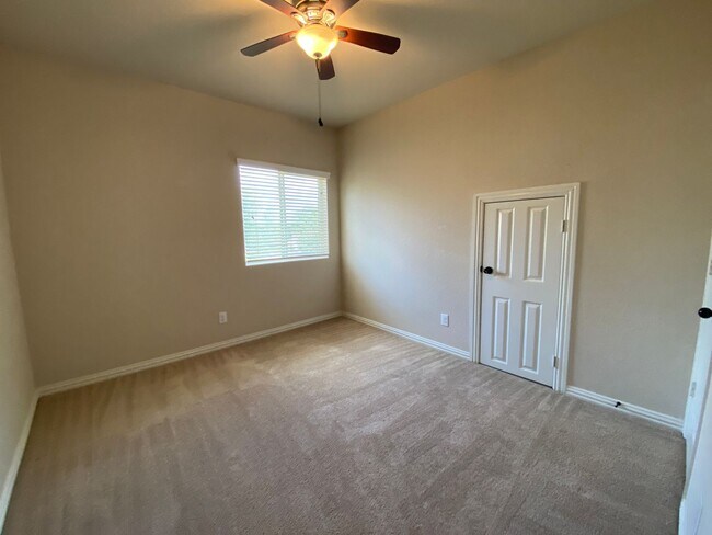 Building Photo - July Move-In Special
