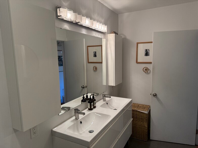 Bathroom with dual vanities - 2343 Yosemite Dr