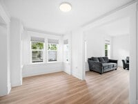 Building Photo - Quaint and Cute 1 Bedroom Close to Hospitals
