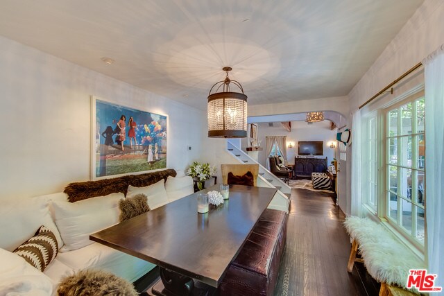 Building Photo - 8900 Hollywood Hills Rd