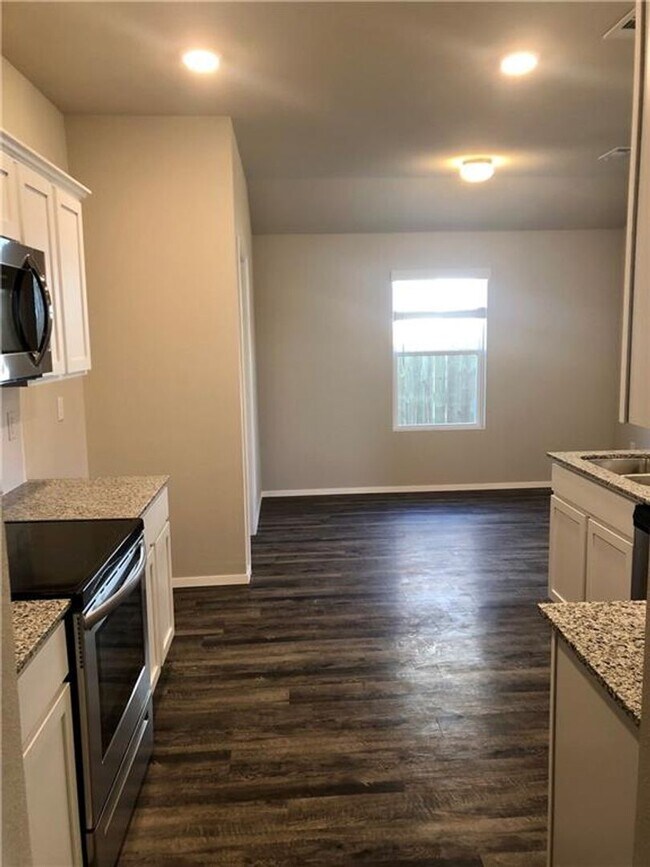 Building Photo - Fayetteville home | 3bed 2bath