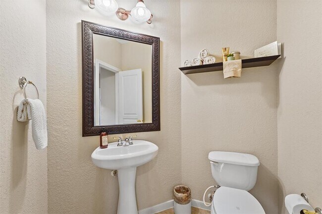 Building Photo - 6335 Concho Bay Dr