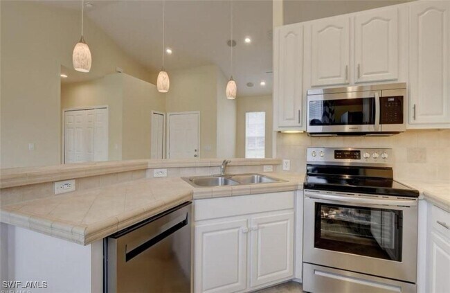 Building Photo - 701 Arundel Cir