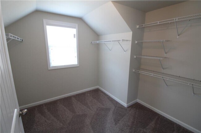 Building Photo - 5729 Shore Isle Ct