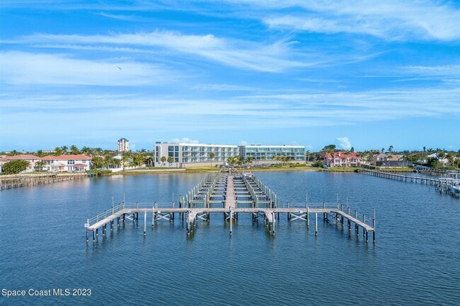 Building Photo - 225 Strand Dr