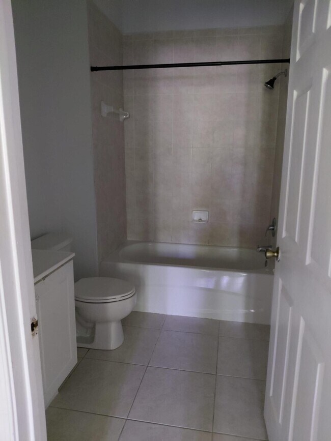Building Photo - 4524 Oak Terrace Dr