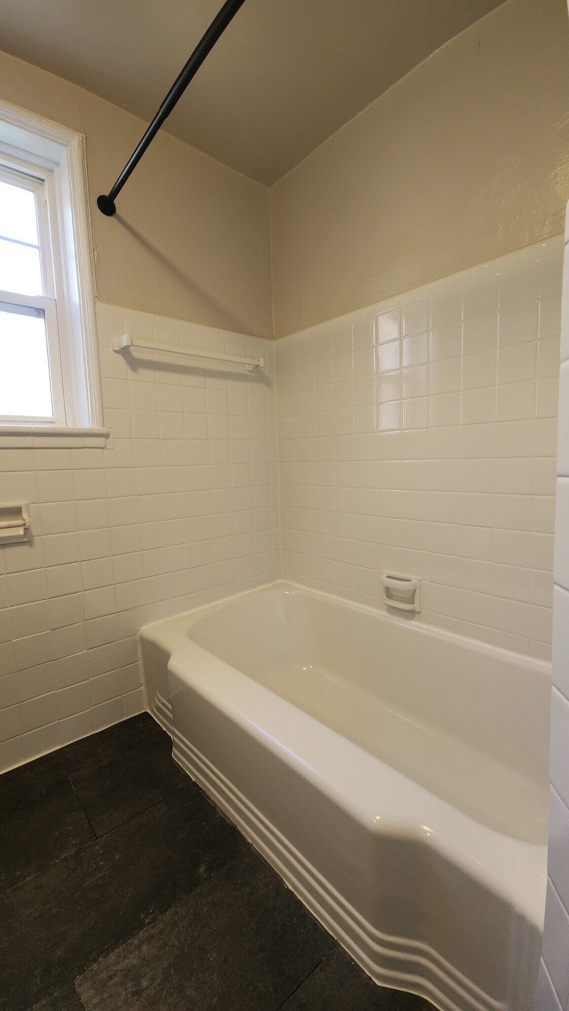 Building Photo - 803 Westwood Dr