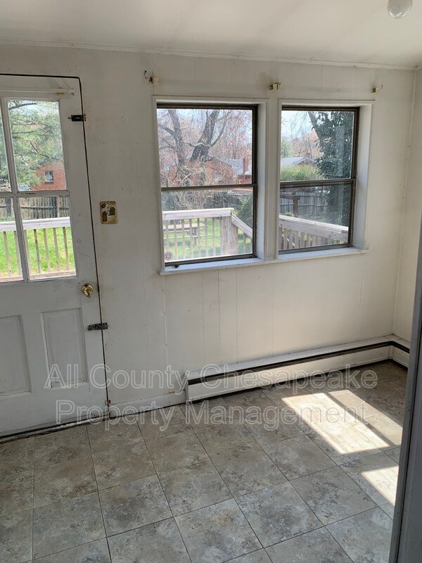 Building Photo - 5825 Westwood Ave