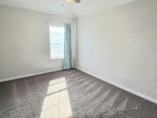 Building Photo - 733 Courtland Ln