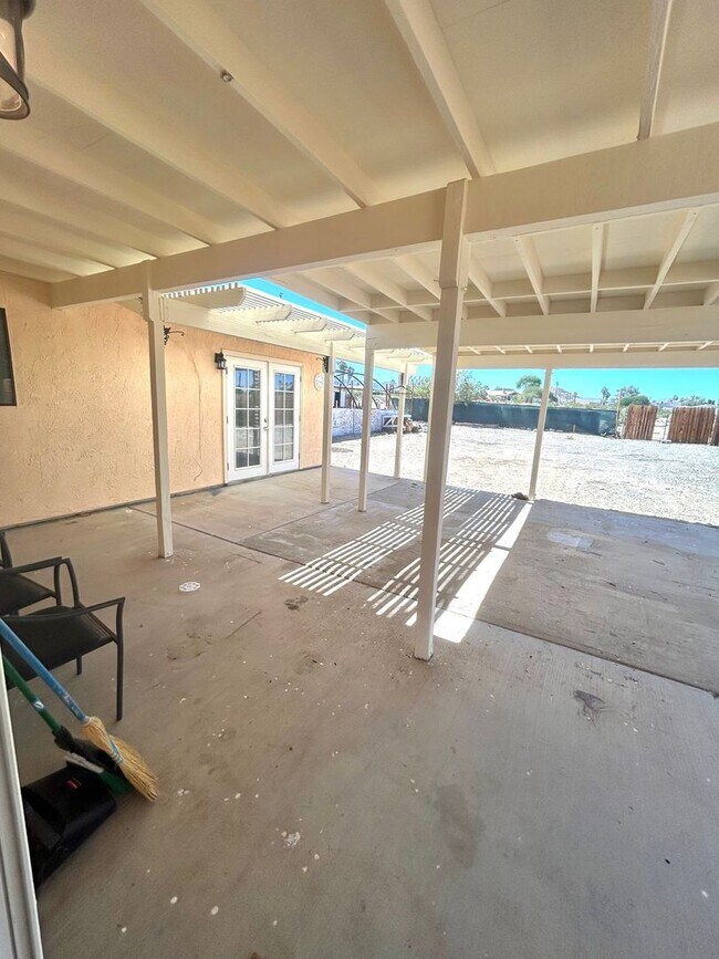 Building Photo - Spacious 3 Bedroom 2 Bathroom Home with Solar