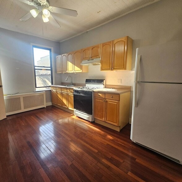 Primary Photo - 59-28 56th St