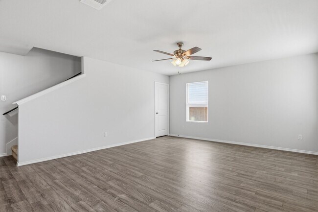 Building Photo - Contemporary in Cleburne!