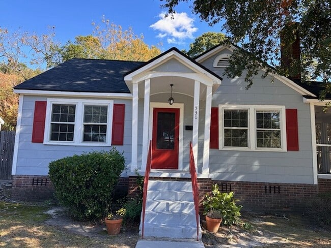 Primary Photo - Move In Special! Cute Rosewood Bungalow