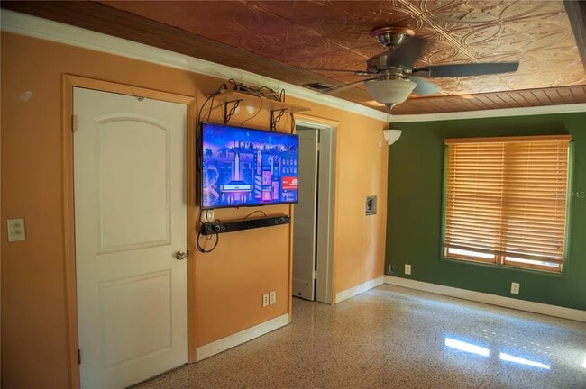Building Photo - 904 Brookside Dr