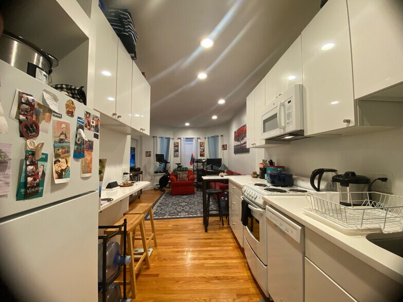 Building Photo - 41 Symphony Rd