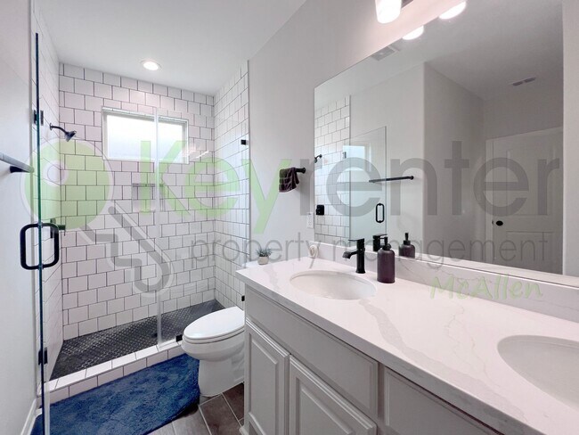 Building Photo - Beautiful 4-bed/3.5 bath Home in Edinburg