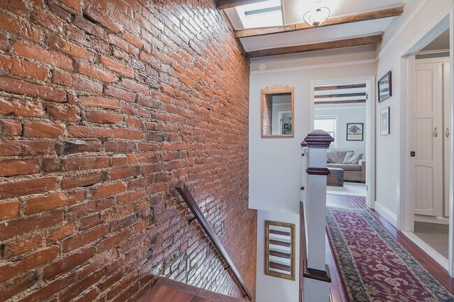 Building Photo - 2214 Pemberton St