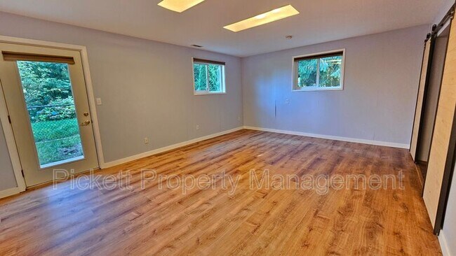 Building Photo - 6145 Cameron Ln NW
