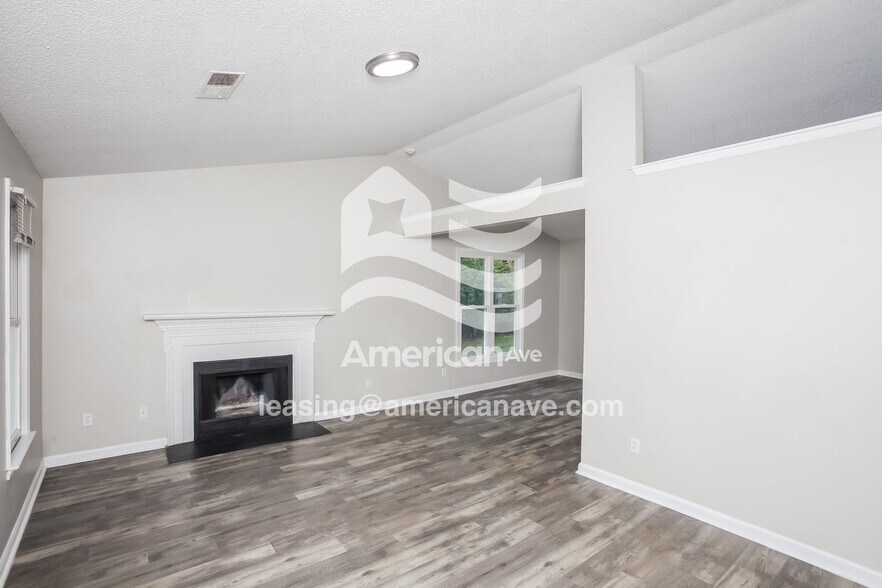 Building Photo - 2912 S Partridge Cir