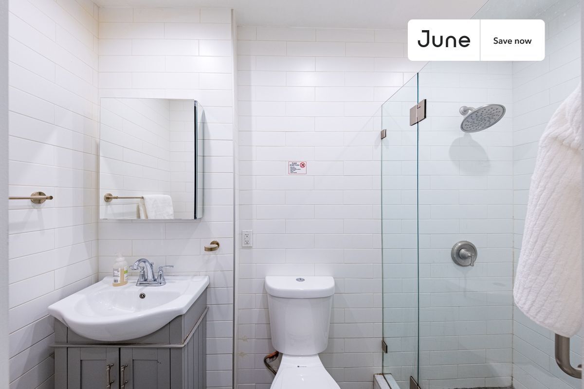 Building Photo - 1675 Lexington Ave