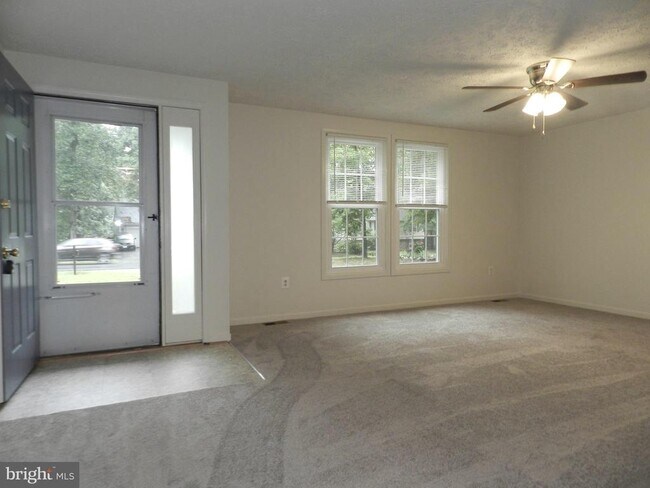 Building Photo - 10605 Holleybrooke Dr