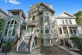 Building Photo - 1516 W Nelson St