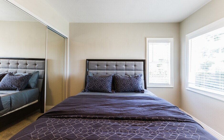 Building Photo - 5357 Virginia Ave