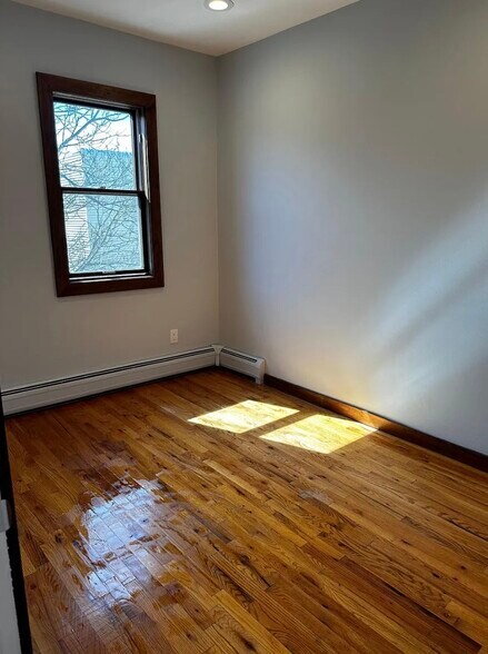 Building Photo - 68 W 19th St