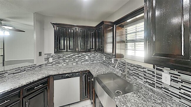 Building Photo - 10100 S Rachel Ct