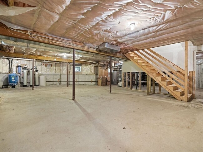 Building Photo - 93 W Goulding St