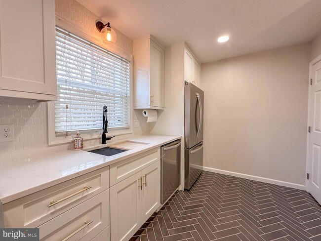 Building Photo - 226 Guthrie Ave