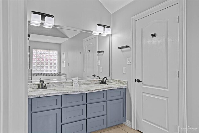 Building Photo - 5313 N 45th St