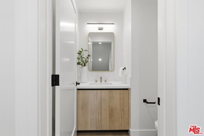 Building Photo - 3845 Don Tomaso Dr