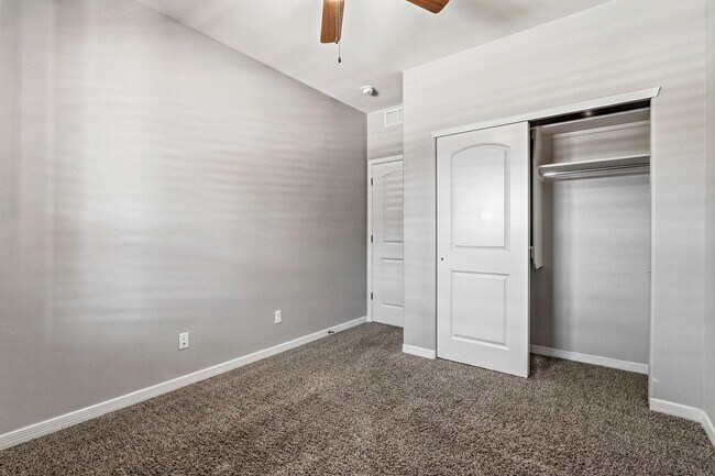 Building Photo - 782 Lemington St