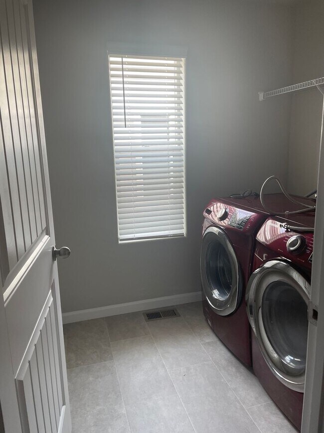 Building Photo - Chapel Heights townhome