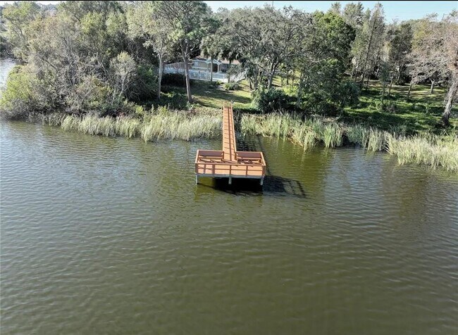 Building Photo - 510 Spring Lake Cir