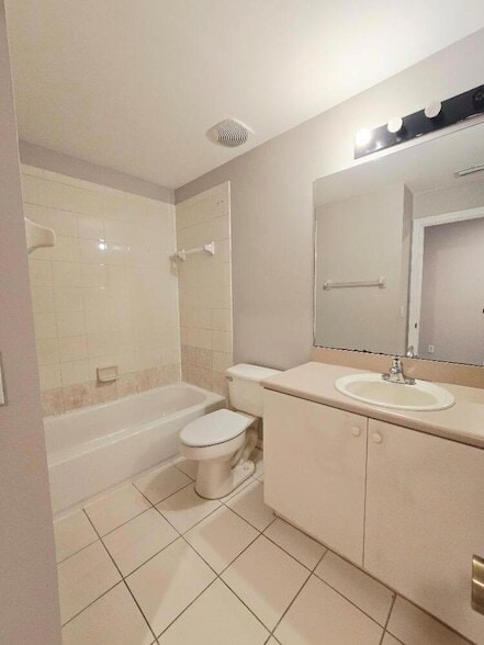 Building Photo - 329 River Bluff Ln