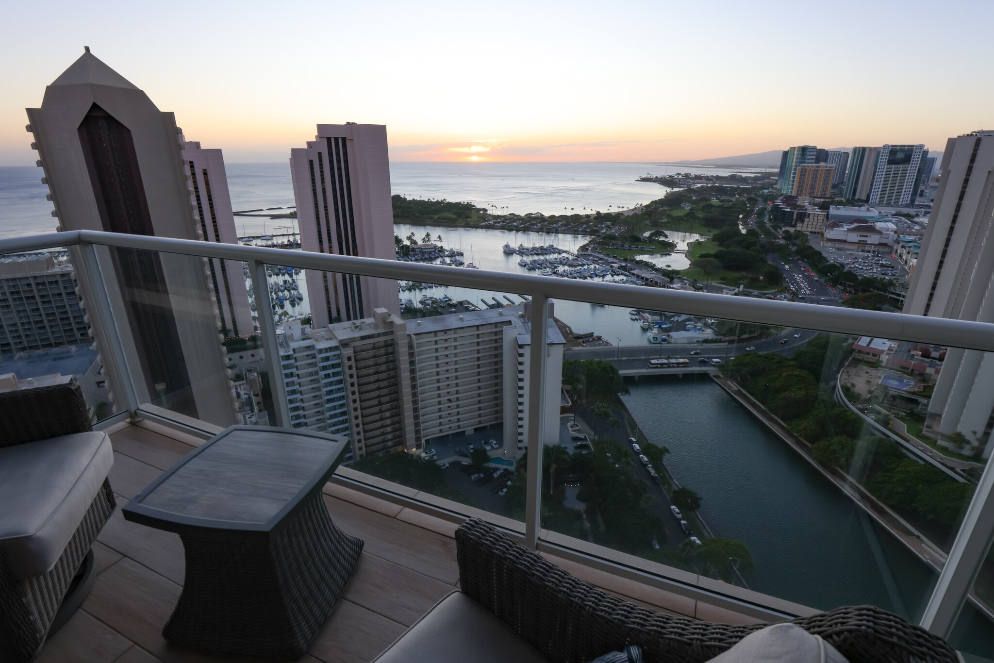 Building Photo - 1551 Ala Wai Blvd
