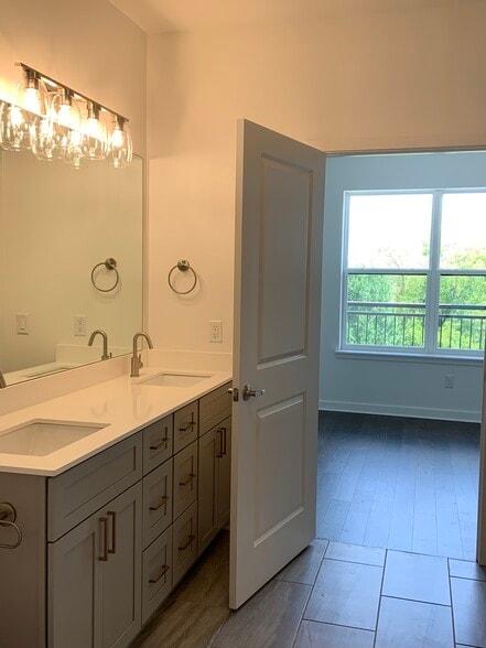 Building Photo - 1677 54th Ave N