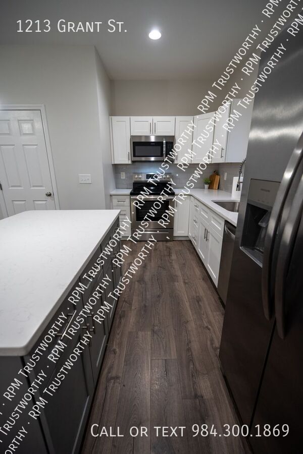 Building Photo - 1213 Grant St