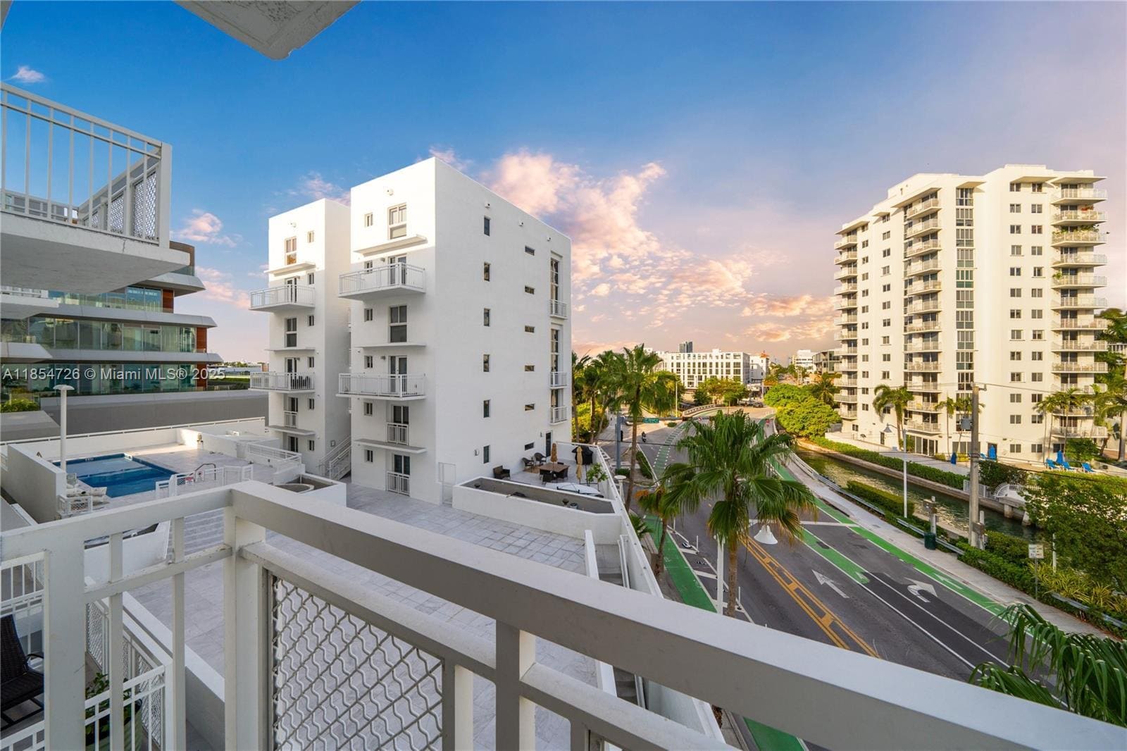 Building Photo - 1701 Sunset Harbour Dr