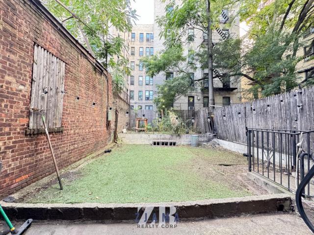 Building Photo - 2 bedroom in BROOKLYN NY 11225