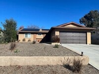 Building Photo - Lovely 3 Bedroom Home With Solar Energy in Poway!