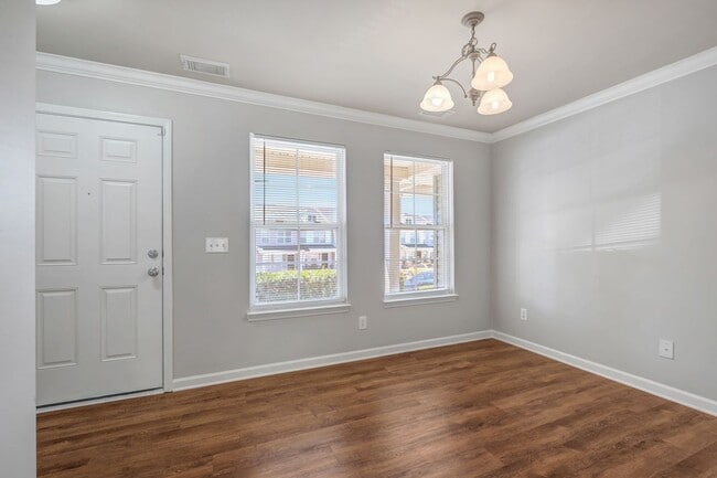 Building Photo - Beautiful Townhome in Antioch