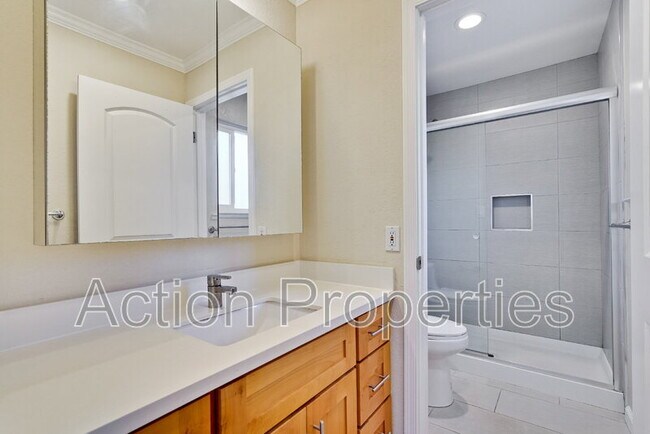 Building Photo - 135 Brenton Ct