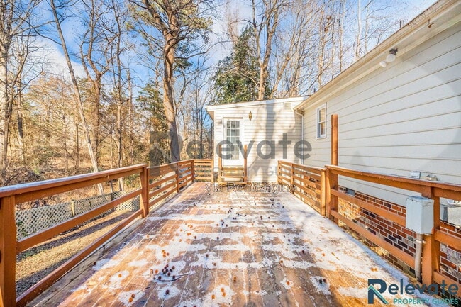Building Photo - 2630 Beaver Falls Rd